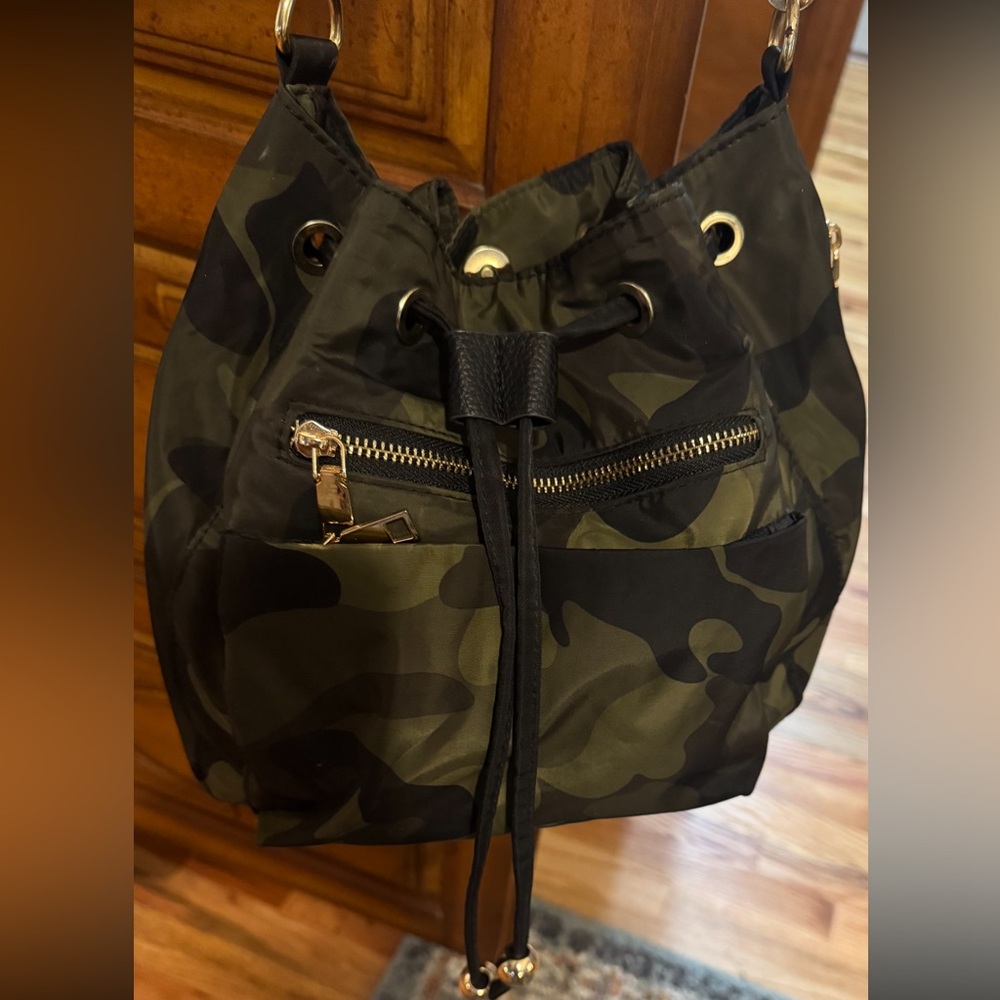 Camouflage Drawstring Women's Bag